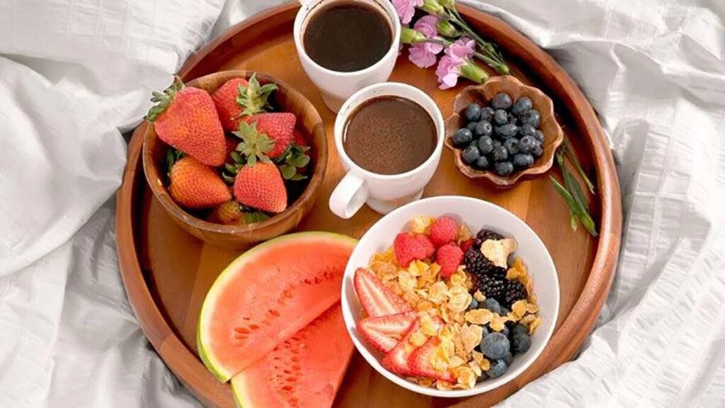 Maridaje de café y fruta para el desayuno